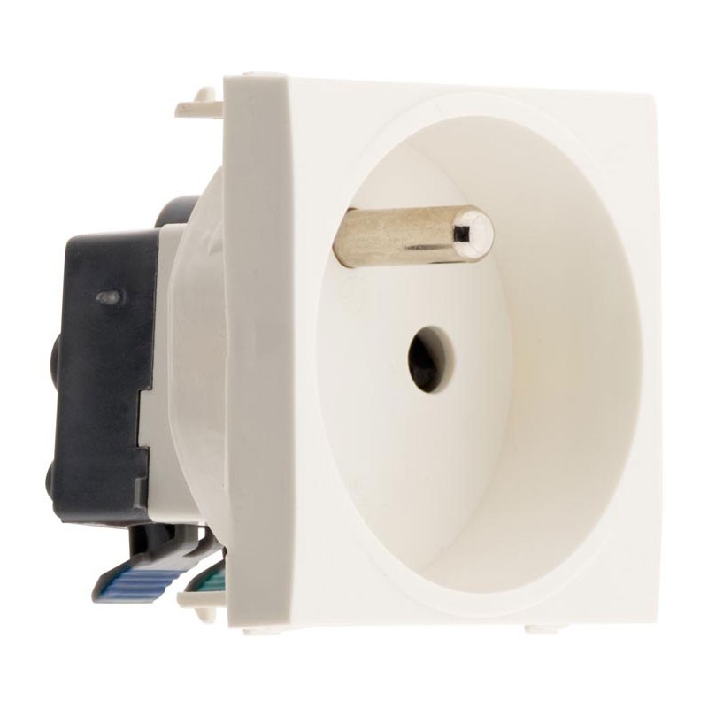 135019 SIMPLEA SOCKET 2P+T WHITE MATT