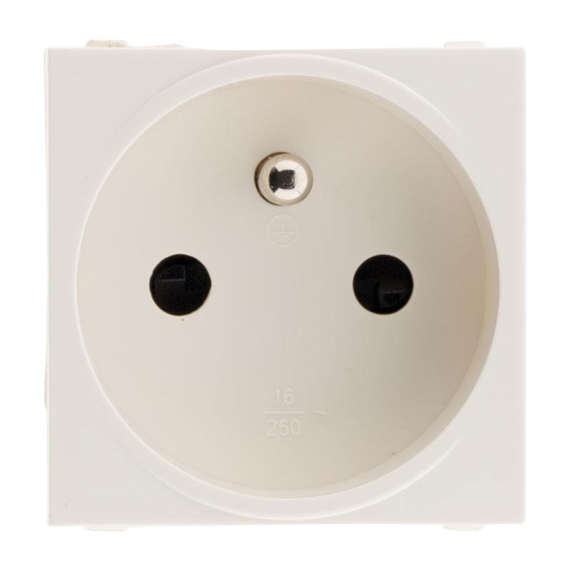 135019 SIMPLEA SOCKET 2P+T WHITE MATT