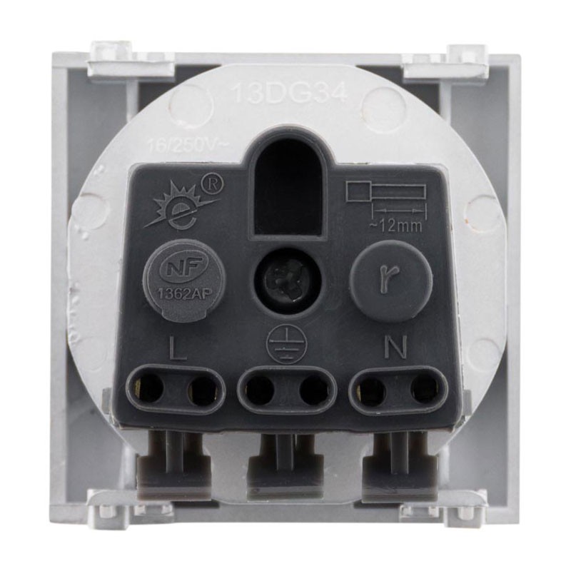 135119 SIMPLEA SOCKET 2P+T METAL