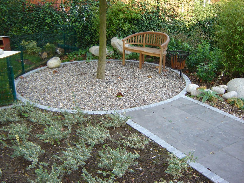 WHITE GRAVEL (GERMANY) 8-16 MM -WHITE QUARTZ 20KGS