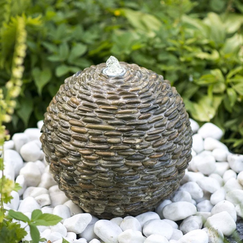 1308326 AA TRENTE - SPHERE BETON AVEC GALET BRUN CLAIR