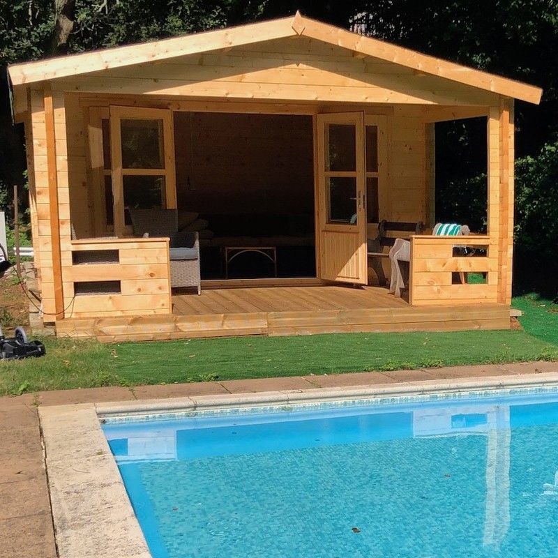 CHALET IPSWICH PORCH 200