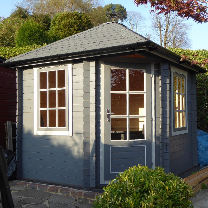 DANIEL COTTAGE IN 28MM LOGS
