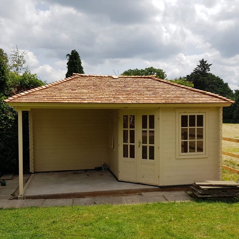 KENNET-CHALET + 28MM RUNDHOLZ-SEITENVORDACH